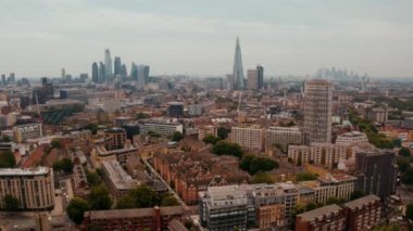 Londra'nın havadan panoramik şehir manzarası ve Thames Nehri manzarası, İngiltere, Birleşik Krallık
