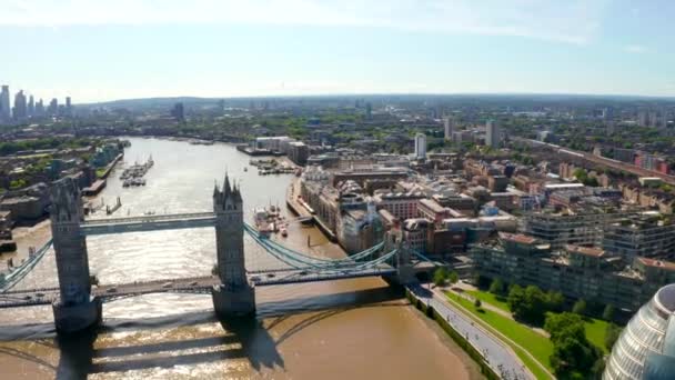 Tower Bridge London Storbritannien Vind Bryggans Öppning Engelska Klassiska Symbolerna — Stockvideo