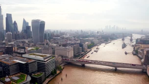 Mooi Uitzicht Het Zakelijke District Van Londen Met Veel Wolkenkrabbers — Stockvideo