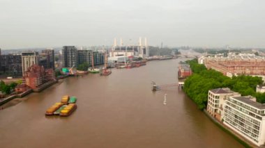 Londra'nın havadan panoramik şehir manzarası ve Thames Nehri manzarası, İngiltere, Birleşik Krallık