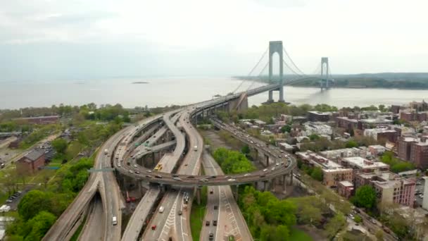 Автомагистральная Транспортная Система Развязка Нью Йорке Сша Рядом Мостом Верраццано — стоковое видео