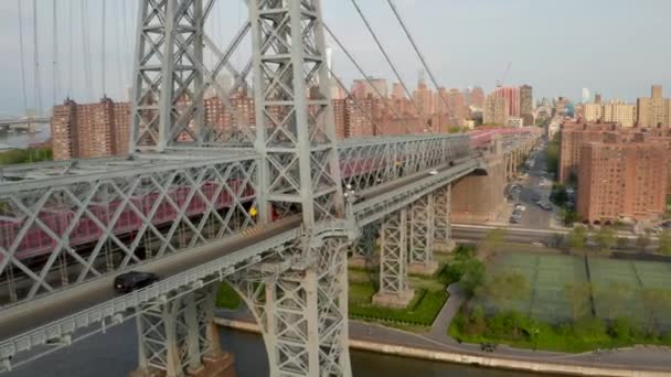 Вид Повітря Вільямсбург Мосту Підвісний Міст Через Іст Рівер Нью — стокове відео