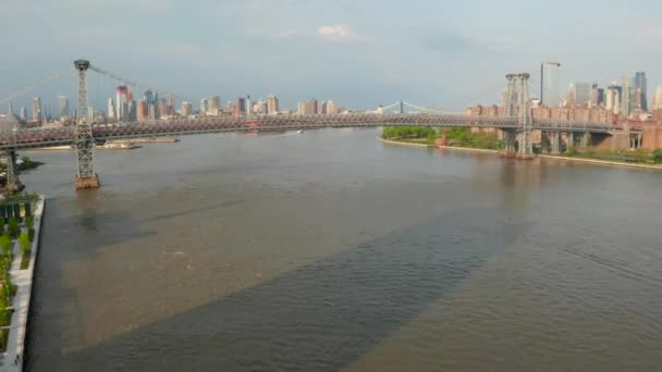 Flygvy Över Williamsburg Bridge Hängbro Över East River New York — Stockvideo