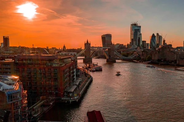 Vista Aérea Los Rascacielos London Shard Cerca Del Tower Bridge —  Fotos de Stock