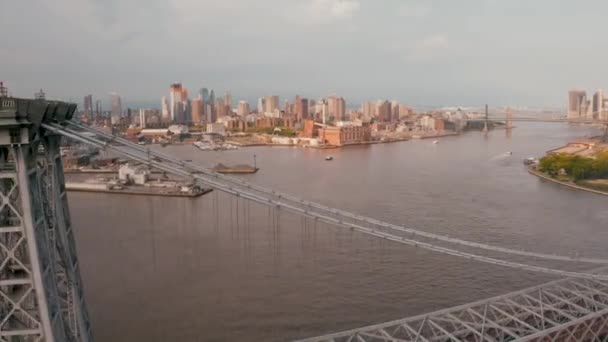 Flygvy Över Williamsburg Bridge Hängbro Över East River New York — Stockvideo