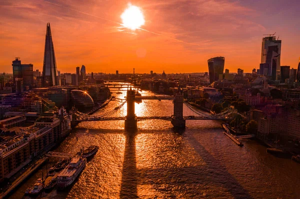 Híres Tower Bridge Londonban Megnyitja Kapuit Légifelvételek Felülről Temze Felett — Stock Fotó