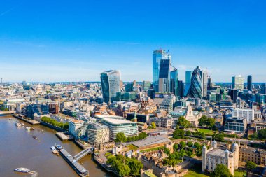 Londra ve Thames Nehri, Ingiltere, Birleşik Krallık havadan panoramik şehir manzarası. Londra bölgesi şehri yakın görünüm. 