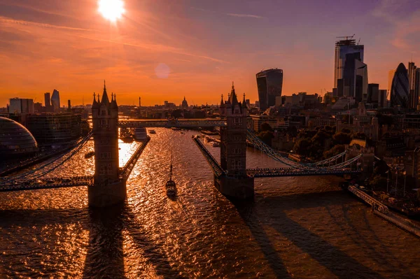 Famosa Tower Bridge Londres Abrindo Seus Portões Vista Aérea Cima — Fotografia de Stock