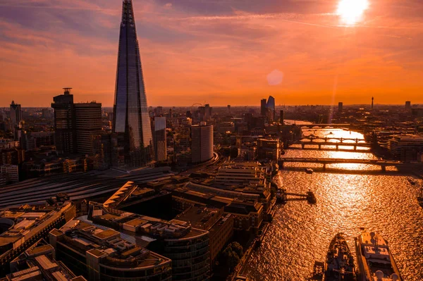 Закат Над Лондоном Великобритания Удивительные Небоскребы Оранжевом Свете — стоковое фото