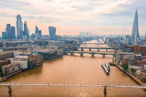 Вид Річку Темза Біля Лондонського Району Сучасними Хмарочосами — стокове фото