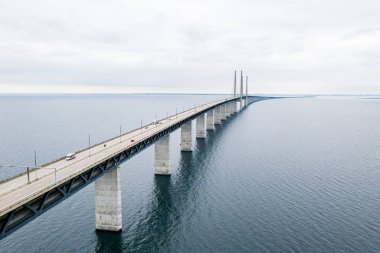 Danimarka ve Isveç, Oresundsbron arasındaki köprünün havadan görünümü. Oresund Köprüsü yakın görünüm.