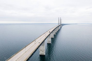 Danimarka ve Isveç, Oresundsbron arasındaki köprünün havadan görünümü. Oresund Köprüsü yakın görünüm.
