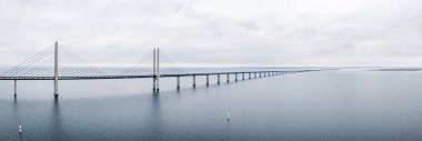 Danimarka ve Isveç, Oresundsbron arasındaki köprünün havadan görünümü. Oresund Köprüsü yakın görünüm.