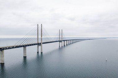 Danimarka ve Isveç, Oresundsbron arasındaki köprünün havadan görünümü. Oresund Köprüsü yakın görünüm.