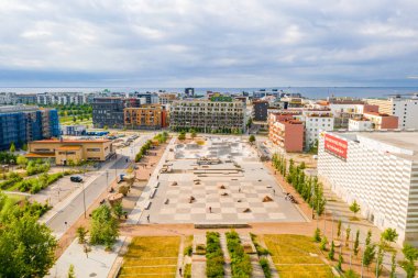 10 Haziran 2019. Malmö, Isveç. Malmö, batı limanı bölgesinde paten parkı havadan görünümü. Avrupa 'da en büyük paten parkı.