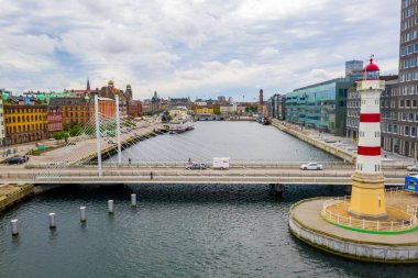 Malmö, Isveç. 10 Haziran 2019. Şehir merkezinin yakınındaki Malmö kanallarının güzel manzarası. 