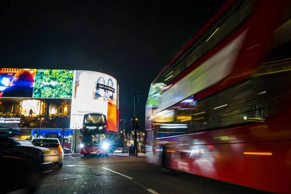 Londyn Czerwca 2019 Znane Neony Piccadilly Circus Świecą Nocy Znaki — Zdjęcie stockowe