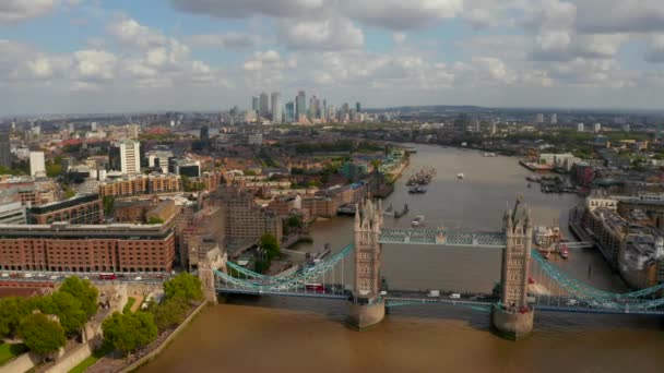 タワーブリッジ ロンドン市 シャード超高層ビルの空中ビュー — ストック動画