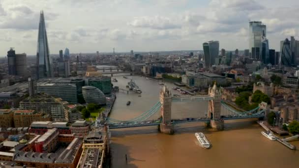 伦敦塔桥 伦敦市和沙洲摩天大楼的空中景观 — 图库视频影像