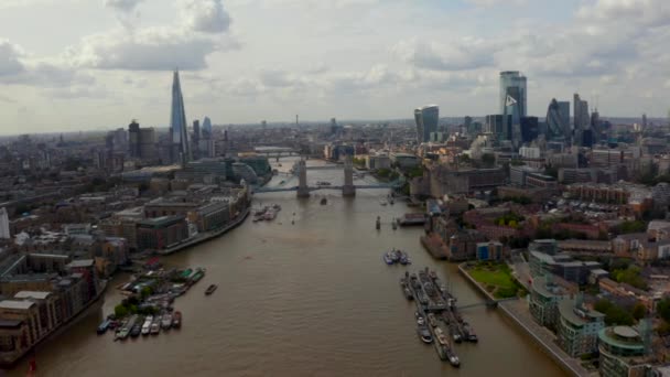 Vista Aérea Del Tower Bridge Ciudad Londres Rascacielos Shard — Vídeos de Stock