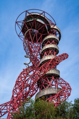 Kraliçe Elizabeth Olimpik Parkı, Londra: Kraliçe Elizabeth Olimpiyat Parkı 'ndaki ArcelorMittal Yörünge Kulesi, İngiltere' nin gözlem güvertesine sahip en uzun heykeli.