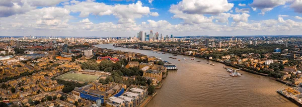 Pohled Finanční Obvod Londýna Poblíž Věžského Mostu Přes Řeku Temži — Stock fotografie