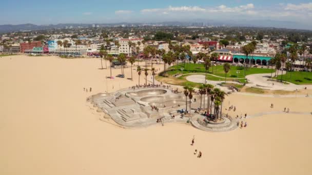 Bela Vista Aérea Parque Skate Praia Veneza Califórnia Perto Oceano — Vídeo de Stock
