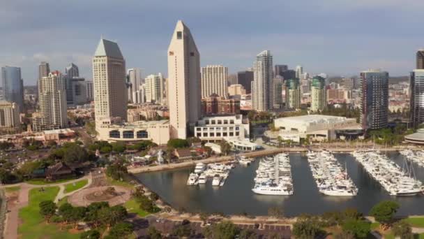 Aerial View San Diego Harbour Downtown Flying Docks Uss Midway — Stock Video