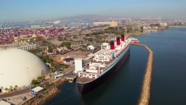 Légi Felvétel Rms Queen Mary Óceánjáróról Long Beach Gyönyörű Hajó — Stock videók