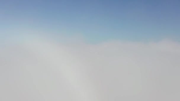 Stigande Och Flygande Över Molnen Morgonsoluppgången San Francisco Med Skyskrapor — Stockvideo