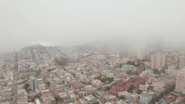 Alzarsi Volare Sopra Nuvole Durante Alba Del Mattino San Francisco — Video Stock