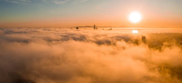 San Francisco Güzel Bulutlu Bir Sabah Usa Bulutların Üzerinde Gün — Stok fotoğraf