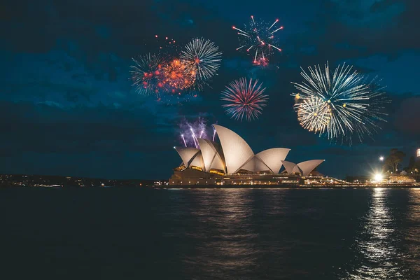 Dezember 2019 Sydney Australien Wunderschönes Feuerwerk Über Dem Opernhaus Von — Stockfoto