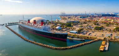10 Mayıs 2019. Long Beach, Ca. Long Beach 'teki Rms Queen Mary okyanus gemisinin muhteşem hava manzarası. Bir noktada dünyanın en büyük yolcu gemisi..