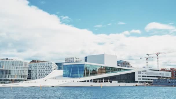 Luchtfoto Van Het Nationale Opera Gebouw Van Oslo Het Centrum — Stockvideo