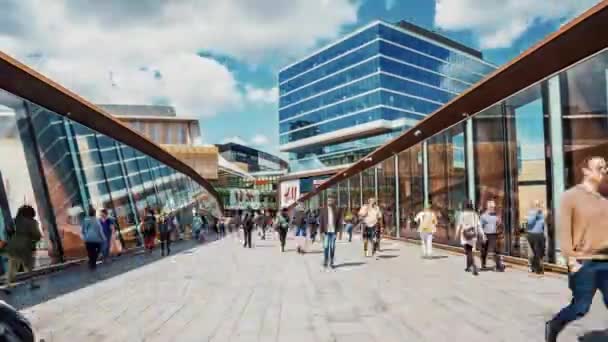 Time Lapse Vista Degli Acquirenti Dirigersi Verso Stratford Centre Vicino — Video Stock