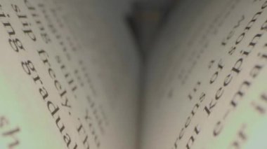 İçerideki makro metin slaytı