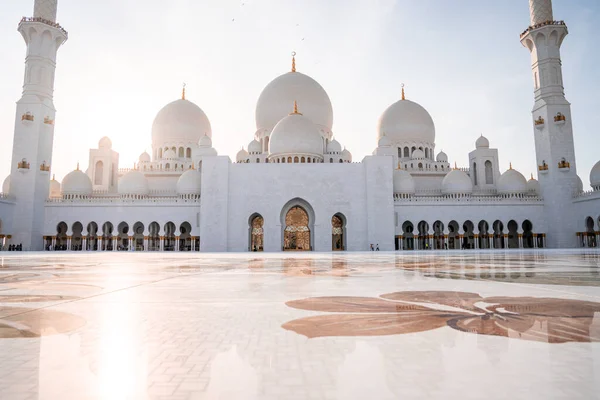 Gran Mezquita Abu Dhabi Por Noche Durante Puesta Del Sol —  Fotos de Stock