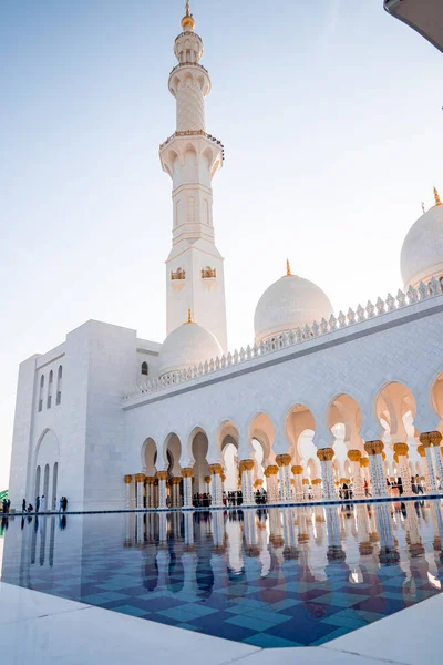 Akşam Vakti Abu Dabi Deki Büyük Cami Şeyh Zayed Camii — Stok fotoğraf