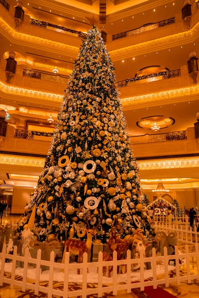 Abu Dhabi Eau Mayo 2020 Fondo Navidad Con Árbol Navidad —  Fotos de Stock