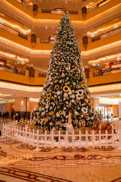 Abu Dhabi Eau Maio 2020 Fundo Natal Com Árvore Natal — Fotografia de Stock