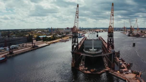 Navire Construction Réparation Sur Quai Riga Lettonie Vue Aérienne Haut — Video