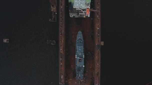 Navio Ser Construído Reparado Num Cais Riga Letónia Vista Aérea — Vídeo de Stock