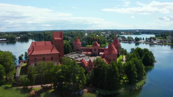 Castillo Trakai Castillo Medieval Isla Gótica Situado Lago Galve Puesta — Vídeos de Stock