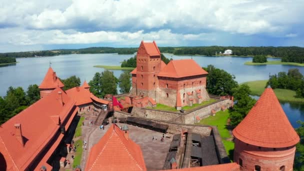 Burg Von Trakai Mittelalterliche Gotische Inselburg See Von Galve Flache — Stockvideo