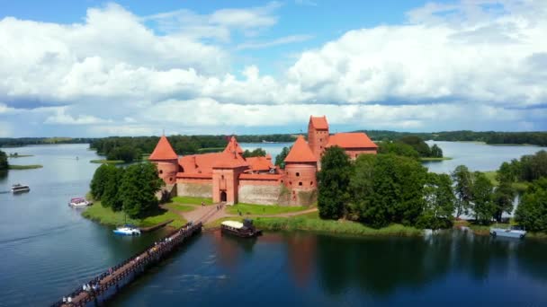 Trakai Kasteel Middeleeuws Gotisch Eiland Kasteel Gelegen Galve Meer Vlak — Stockvideo