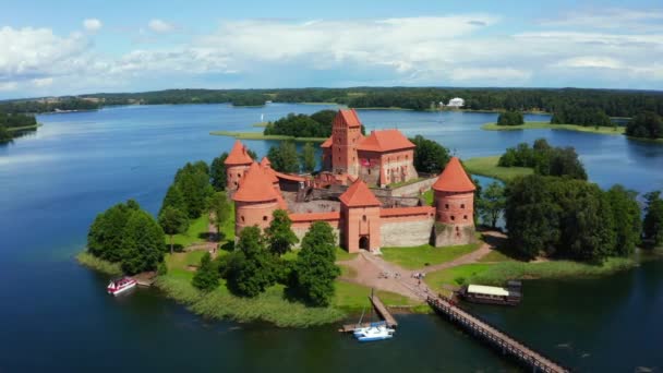 Trakai Kasteel Middeleeuws Gotisch Eiland Kasteel Gelegen Galve Meer Vlak — Stockvideo