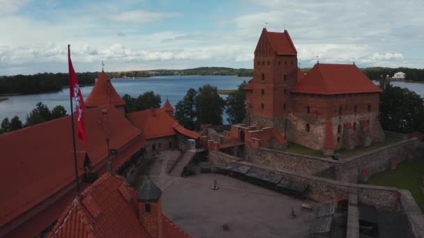 Trakai Kasteel Middeleeuws Gotisch Eiland Kasteel Gelegen Galve Meer Vlak — Stockvideo