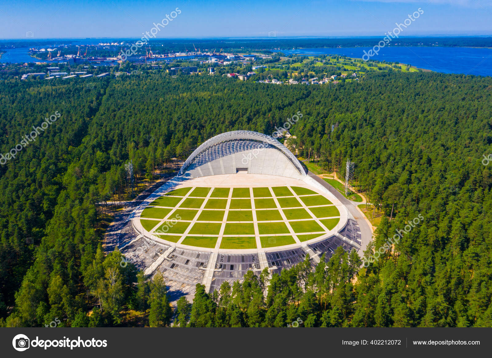 https://st4.depositphotos.com/6105212/40221/i/1600/depositphotos_402212072-stock-photo-aerial-view-great-bandstand-mezaparks.jpg