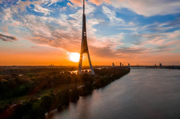 Vista Incrível Pôr Sol Riga Radio Tower Letônia Vista Cima — Fotografia de Stock